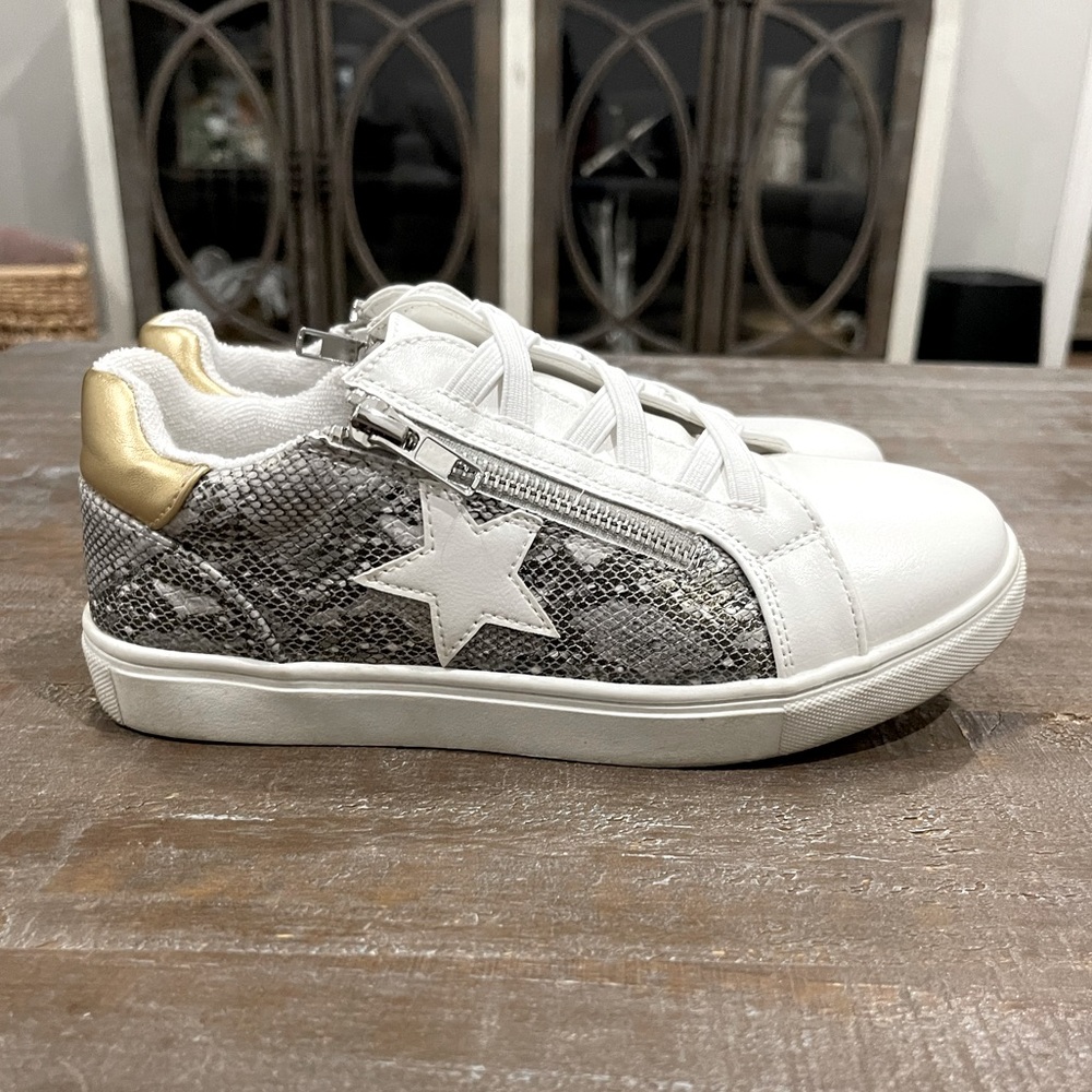 Girls size 3.5 Snakeskin Fashion Sneakers